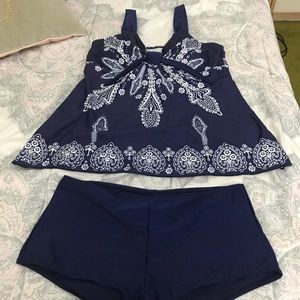 Sale❣️2 pc tank and swim 🏊🏼‍♀️ bottoms